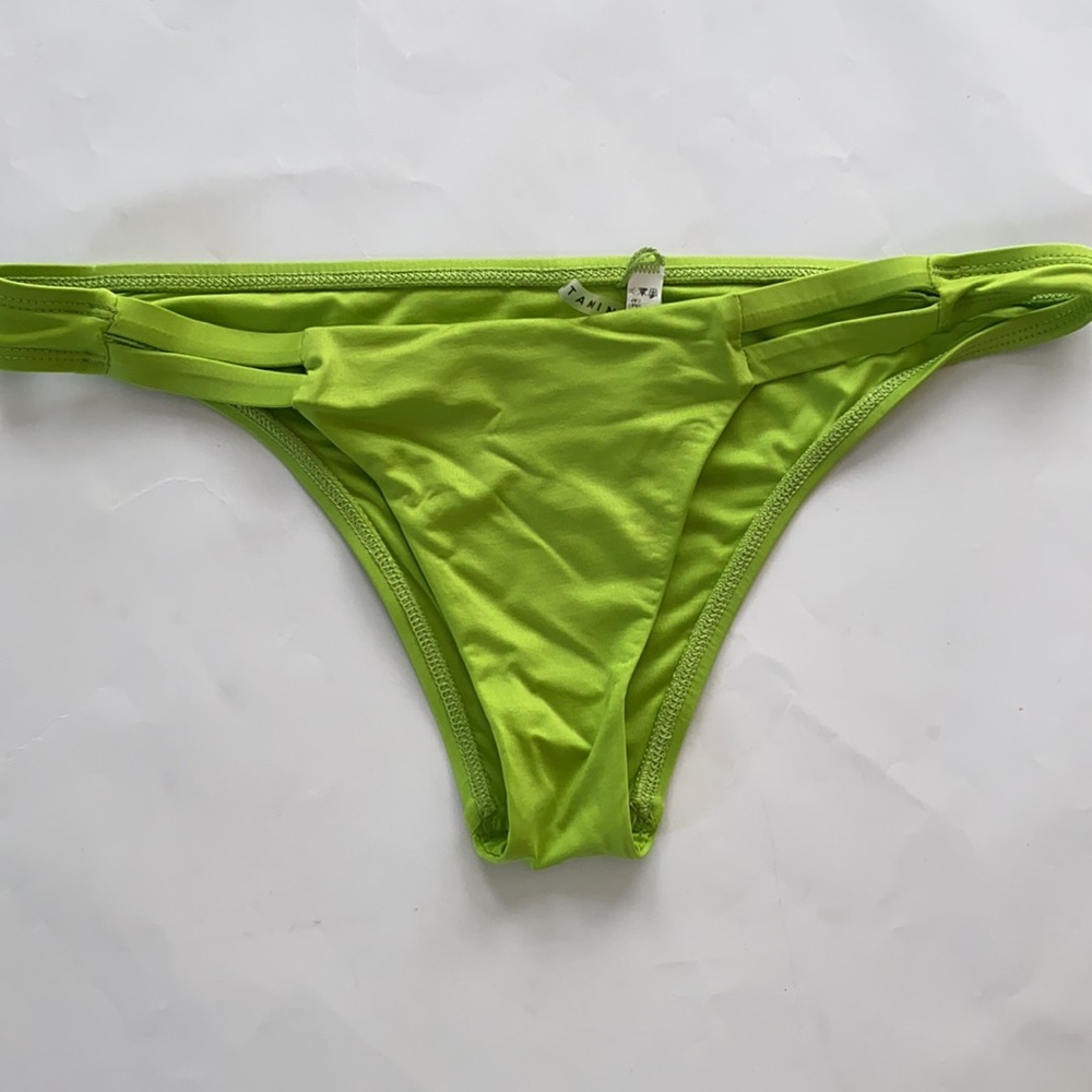NWOT Vitamin A Neutra Bralette & Hipster Bottom - Picture 2 of 11
